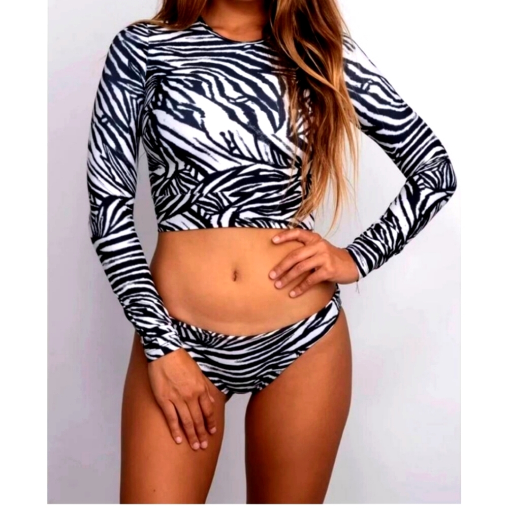 SKATIE Venice Beach Bikini 🦓 Zebra Rashguard Crop Top Sold Out